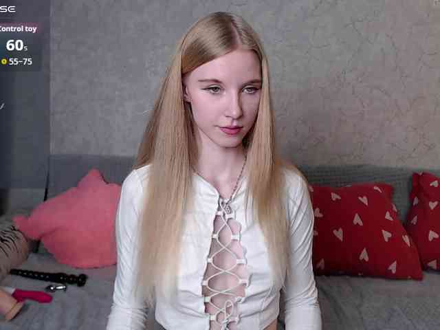 cutieblondegirl webcam