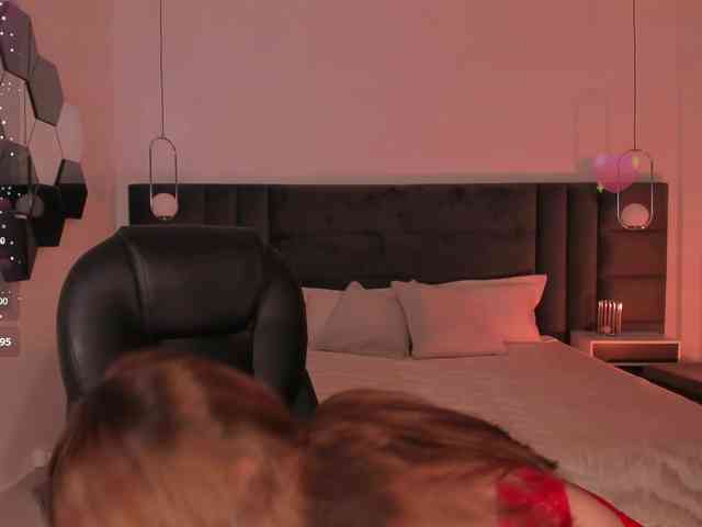 CarolineGrace webcam