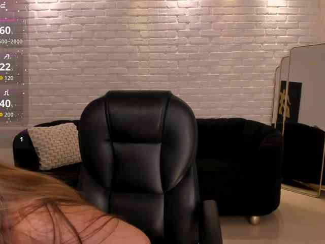 CarolineGrace webcam