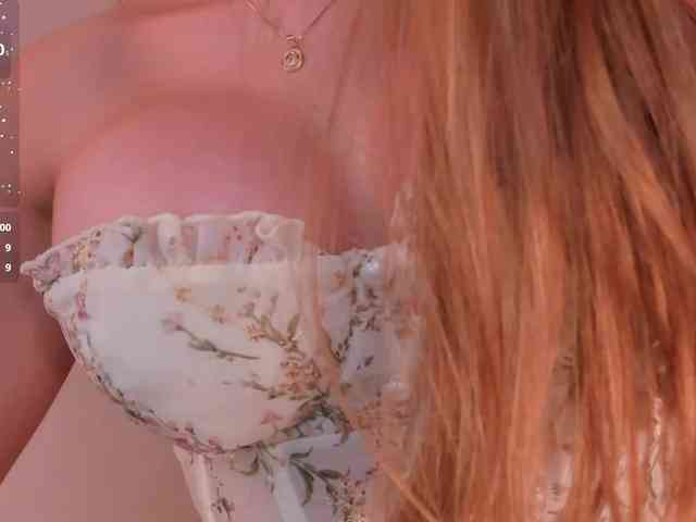 CarolineGrace webcam