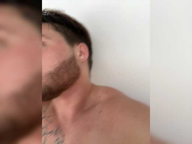 Entra en el chat con el modelo SukubOverlord SukubOverlord