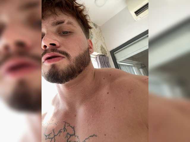 Entrez le videochat erotique avec le
modèle SukubOverlord SukubOverlord