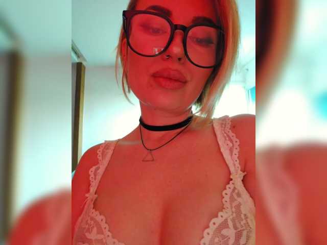 Entrez le videochat erotique avec le
modèle Minni_Mia Minni_Mia