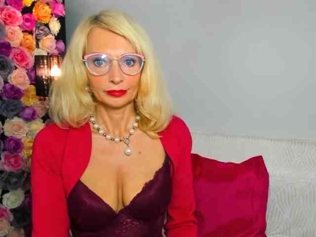 CrystalPretty webcam