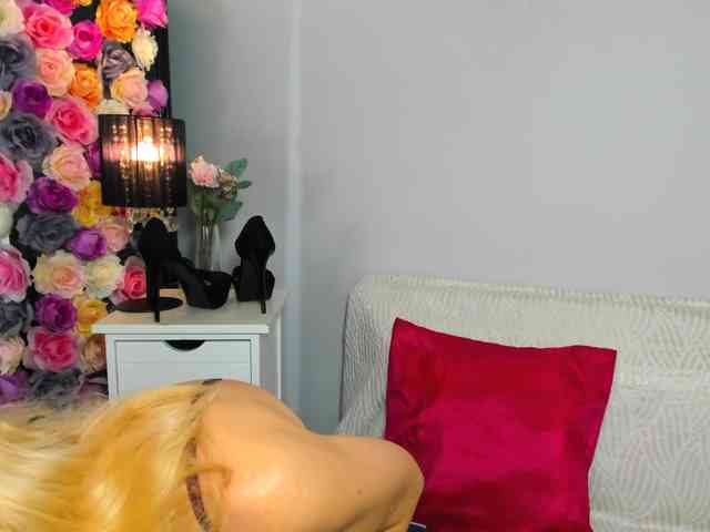 CrystalPretty webcam