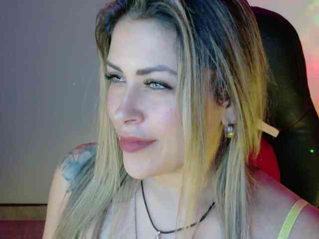 Alexa_lopez webcam
