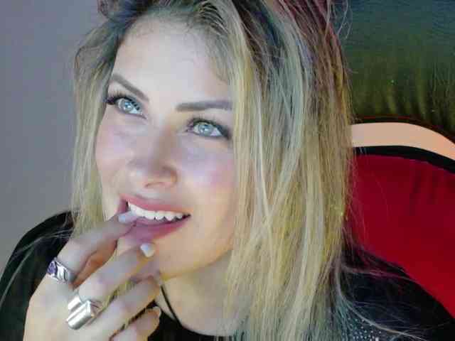 Alexa_lopez webcam