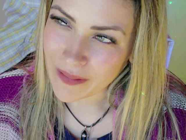Alexa_lopez webcam