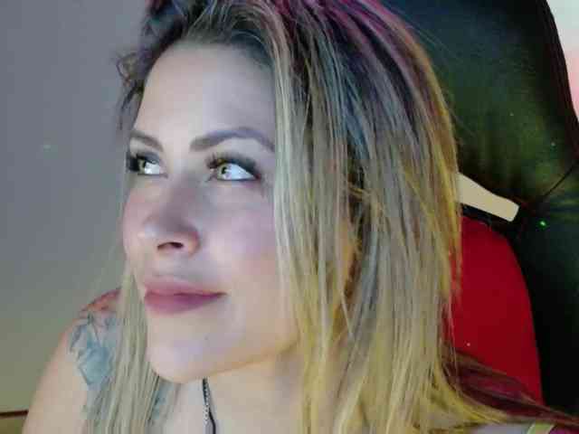 Alexa_lopez webcam
