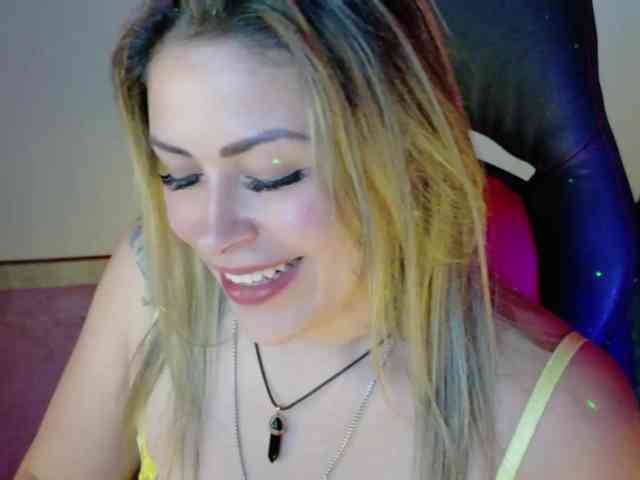 Alexa_lopez webcam