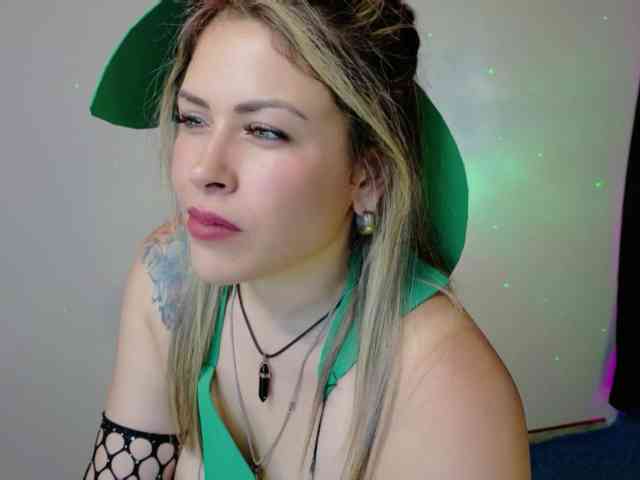 Alexa_lopez webcam