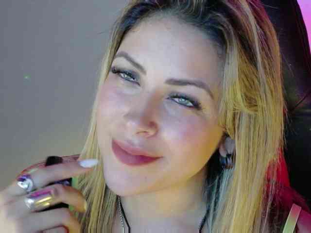 Alexa_lopez webcam
