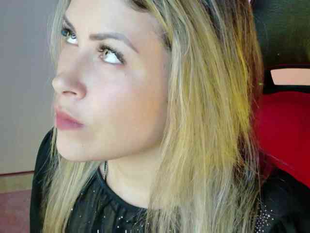Alexa_lopez webcam