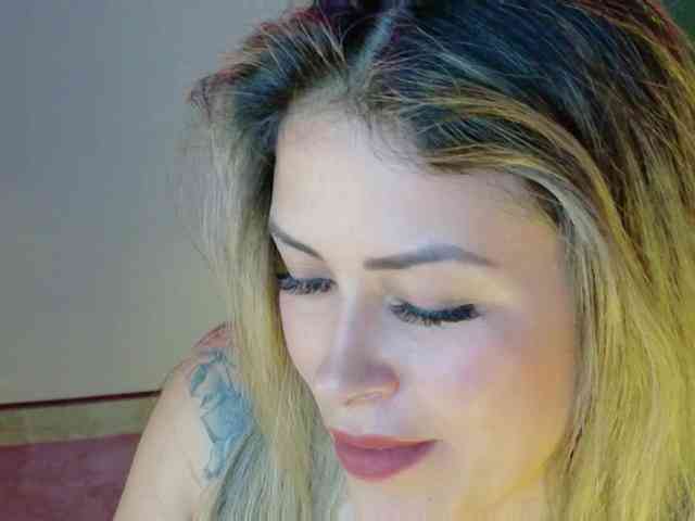 Alexa_lopez webcam