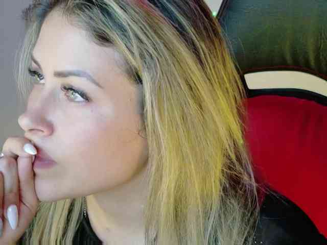 Alexa_lopez webcam