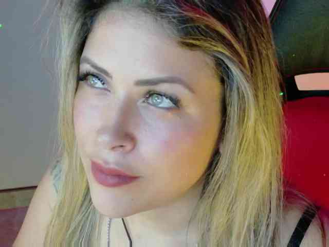 Alexa_lopez webcam