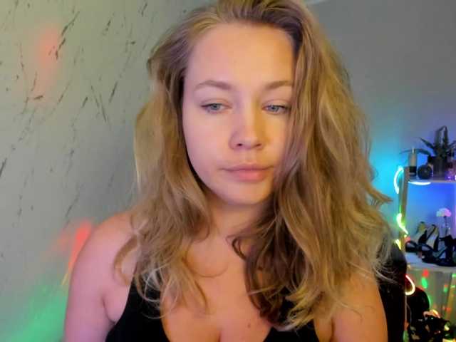 hollyBB webcam