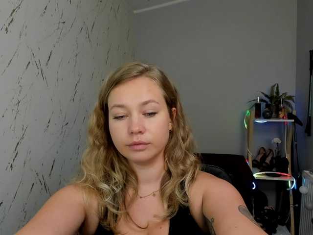 hollyBB webcam