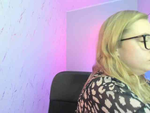hollyBB webcam