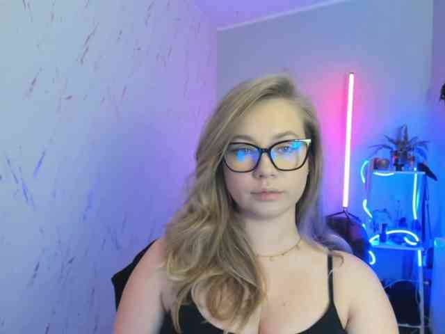 hollyBB webcam