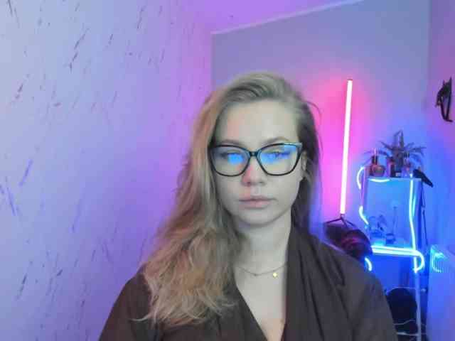 hollyBB webcam