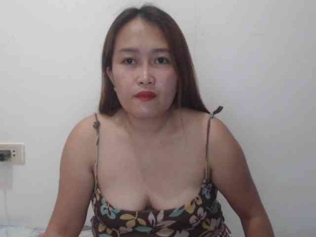 Kissmebabe143 webcam