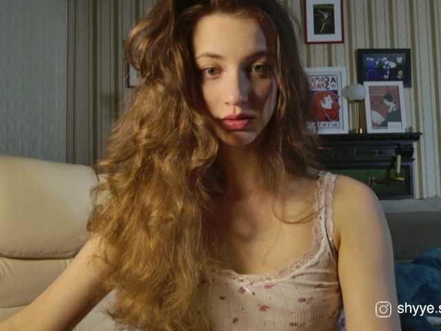 SarahShy webcam