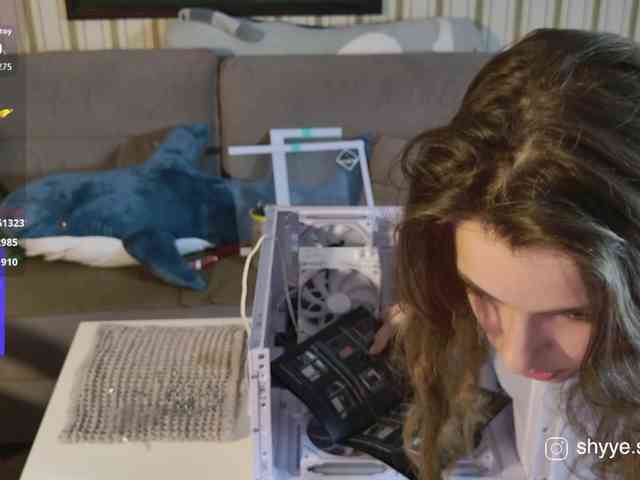 SarahShy webcam