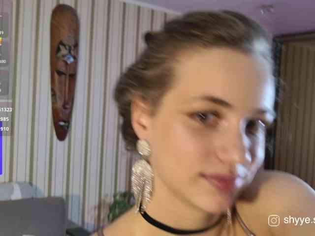 SarahShy webcam