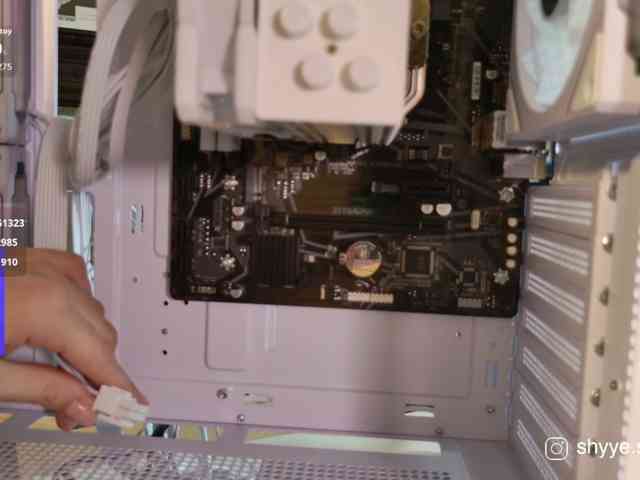 SarahShy webcam