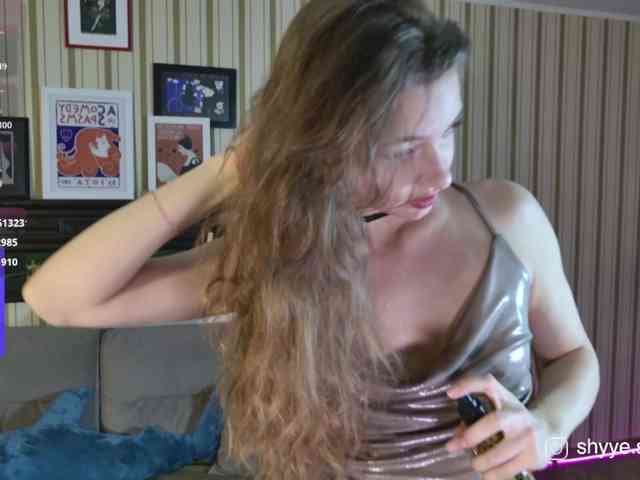 SarahShy webcam