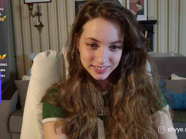 SarahShy webcam