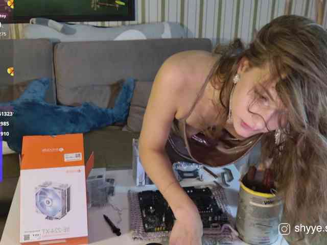 SarahShy webcam