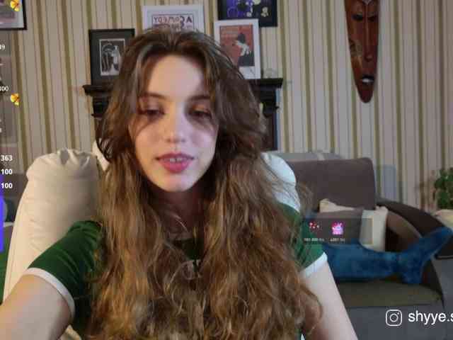 SarahShy webcam