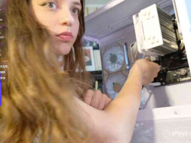 SarahShy webcam