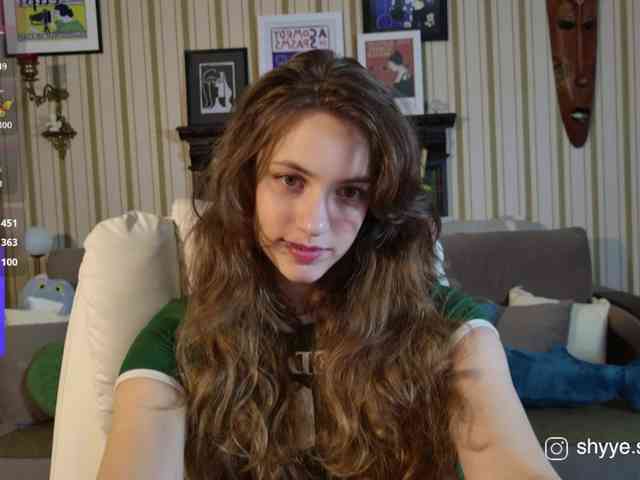 SarahShy webcam