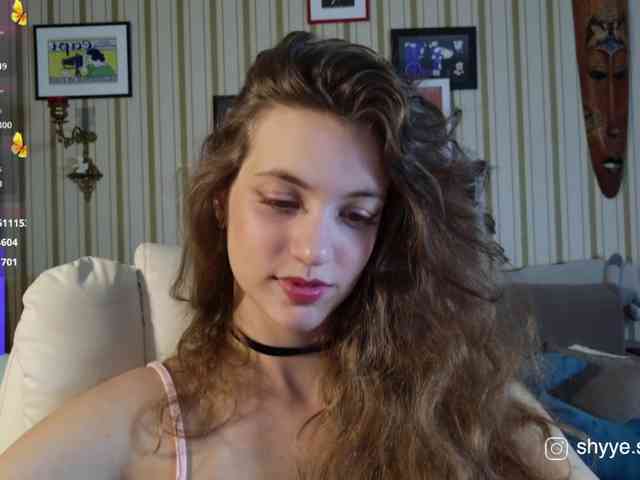 SarahShy webcam