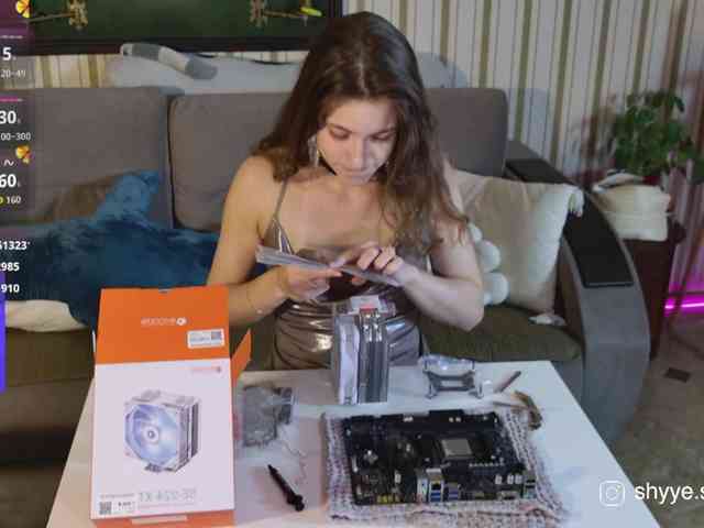SarahShy webcam