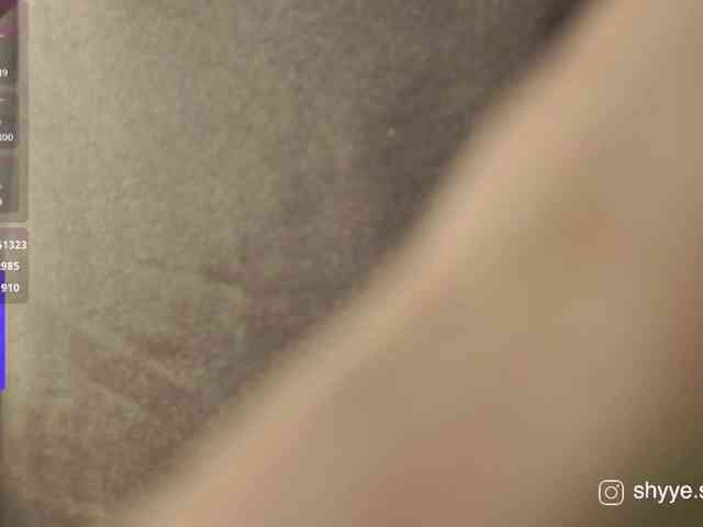 SarahShy webcam
