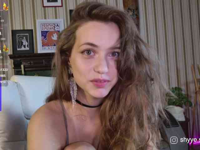 SarahShy webcam