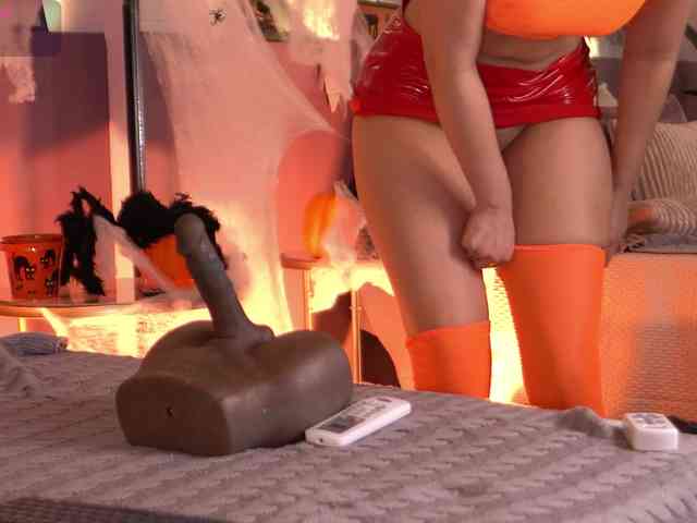 ElleDiane webcam