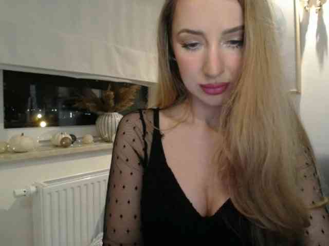 JulietteGlow webcam