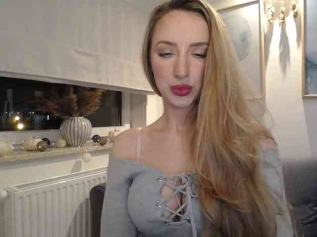 JulietteGlow webcam