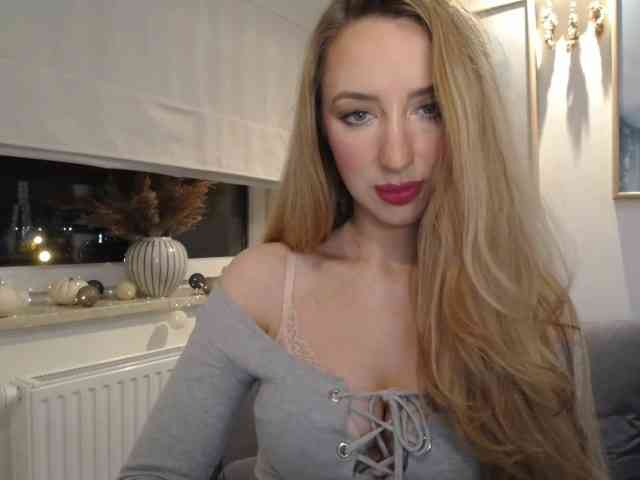 JulietteGlow webcam