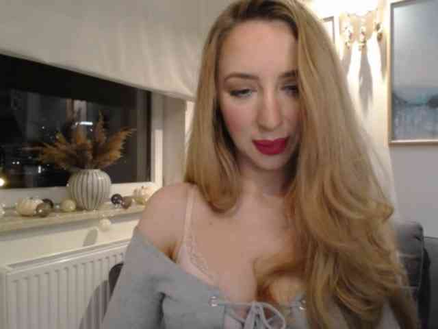 JulietteGlow webcam