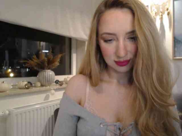 JulietteGlow webcam