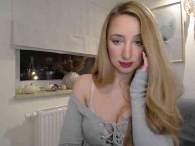 JulietteGlow webcam