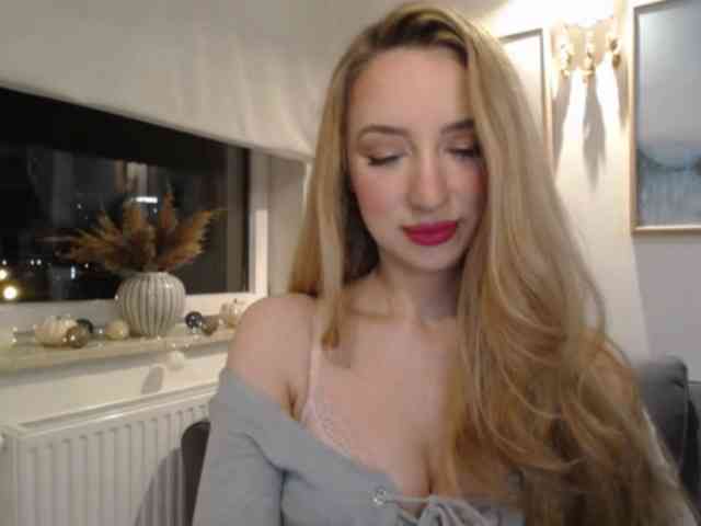 JulietteGlow webcam