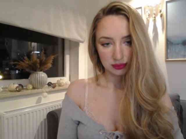 JulietteGlow webcam