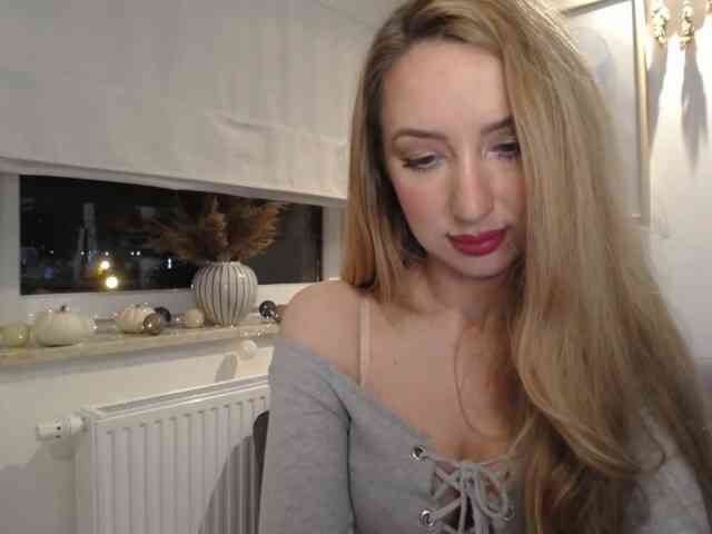 JulietteGlow webcam